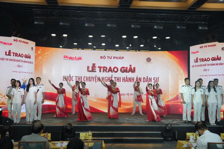 Tưng bừng Lễ trao giải Cuộc thi “Chuyện nghề Thi hành án dân sự” lần thứ II