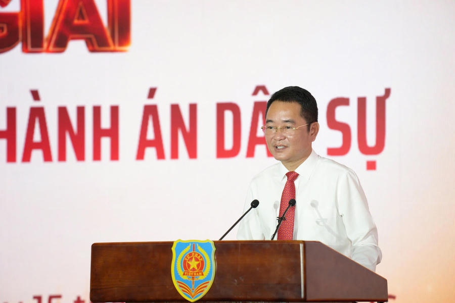TS Vũ Hoài Nam - Bí thư Đảng ủy, Tổng Biên tập Báo Pháp luật Việt Nam, Trưởng Ban Tổ chức Cuộc thi phát biểu tại Lễ trao giải.