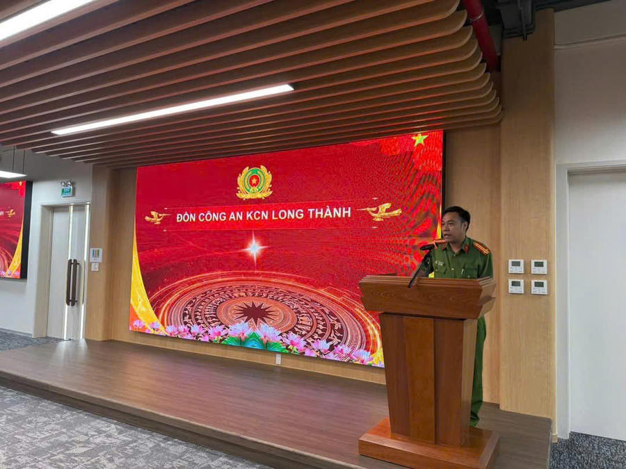 Các đại biểu phát biểu tại hội nghị.