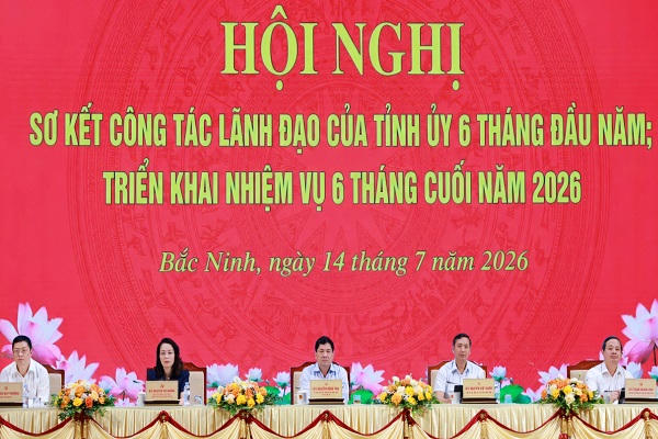 Thường trực Tỉnh ủy Bắc Ninh chủ trì hội nghị.