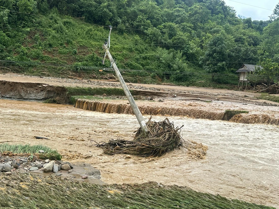 Ban Chỉ huy phòng thủ dân sự Bộ Công Thương vừa ban hành công điện khẩn, yêu cầu các đơn vị chủ động ứng phó mưa lũ phía Bắc. (Ảnh minh họa: PC Điện Biên)
