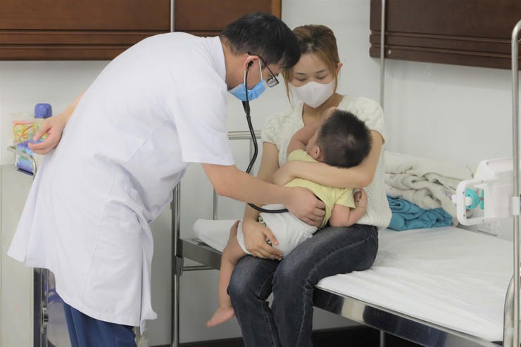 Adenovirus có thể gây nhiều bệnh lý khác nhau, trong đó phổ biến nhất là các bệnh đường hô hấp. Ảnh: SYTHN Adenovirus có thể gây nhiều bệnh lý khác nhau, trong đó phổ biến nhất là các bệnh đường hô hấp. Ảnh: SYTHN