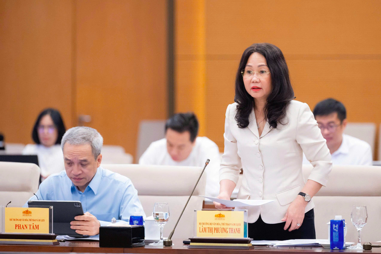 Bộ trưởng Bộ Văn hóa, Thể thao và Du lịch Lâm Thị Phương Thanh (Ảnh: Quốc hội).