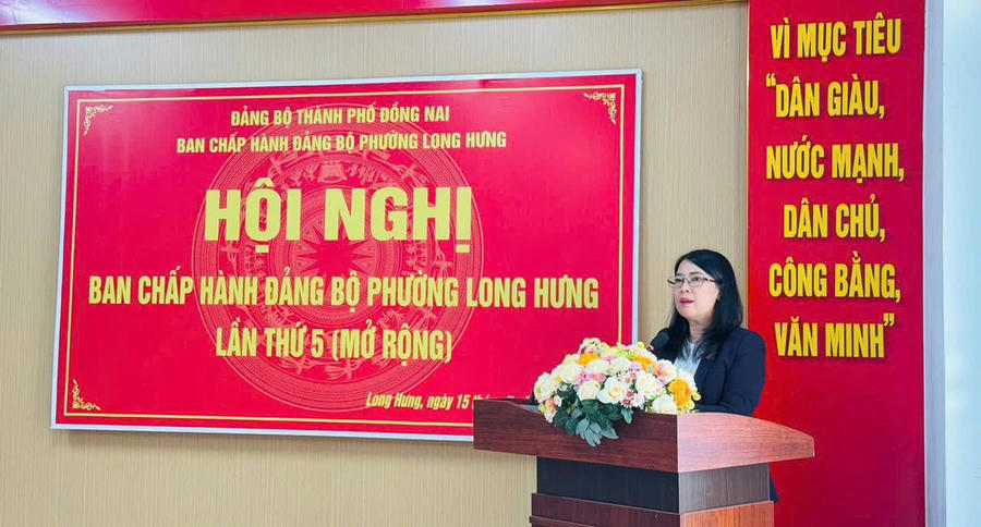 Bà Nguyễn Thị Như Ý - Thành ủy viên, Bí thư Đảng ủy, Chủ tịch HĐND phường phát biểu kết luận hội nghị.