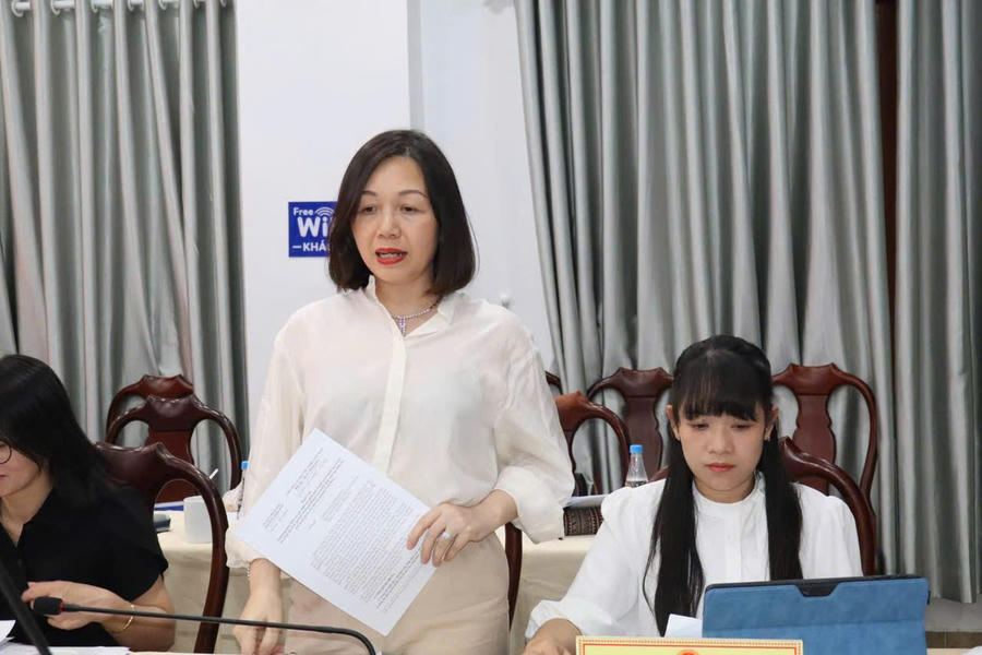 Các đại biểu phát biểu tại buổi làm việc.