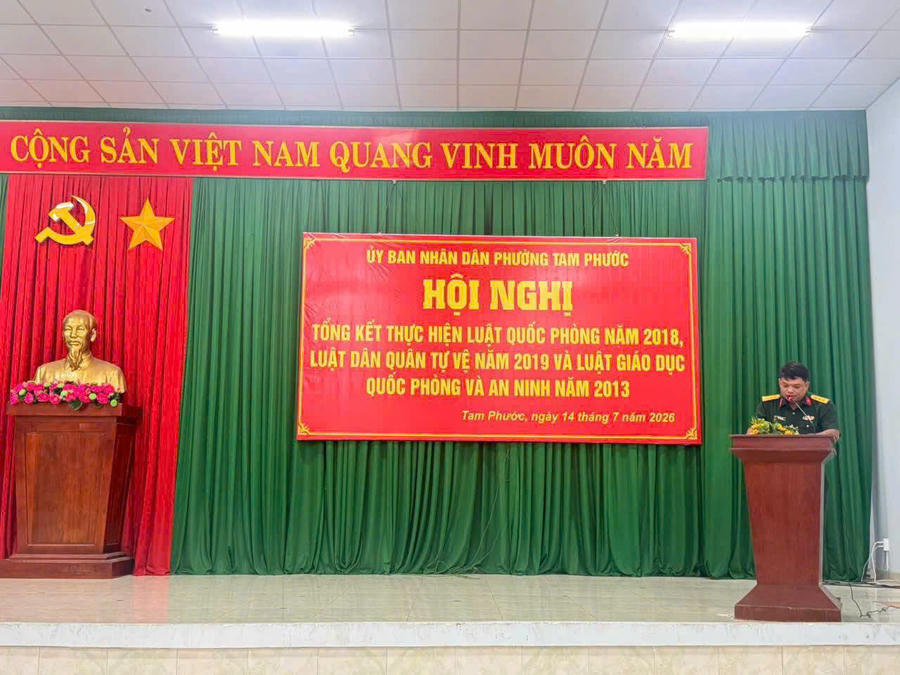 Các đại biểu phát biểu tại hội nghị.