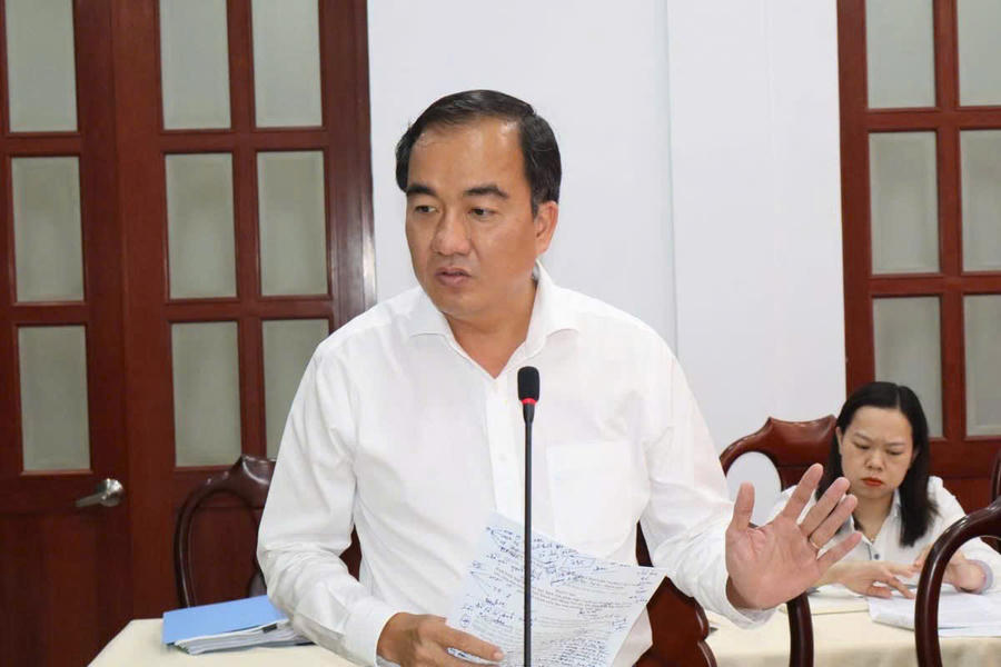 Các đại biểu phát biểu tại buổi làm việc.