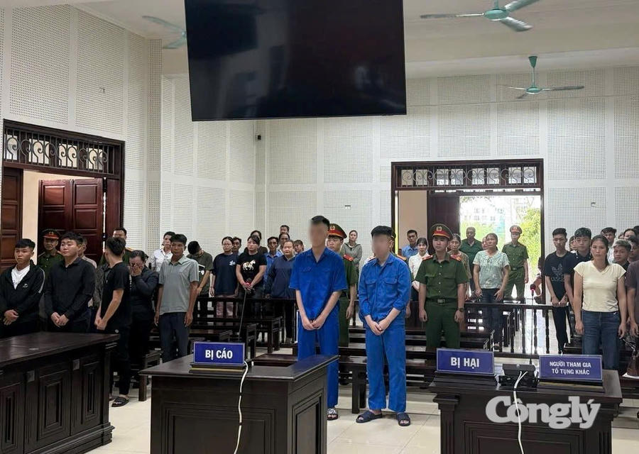 Các cáo tại phiên tòa.