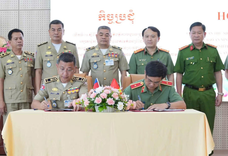Hai bên tiến hành ký kết biên bản hợp tác trong lĩnh vực đấu tranh phòng, chống tội phạm.