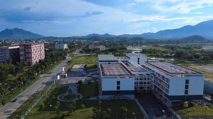 Trường THPT Chuyên Tuyên Quang nhìn từ trên cao.