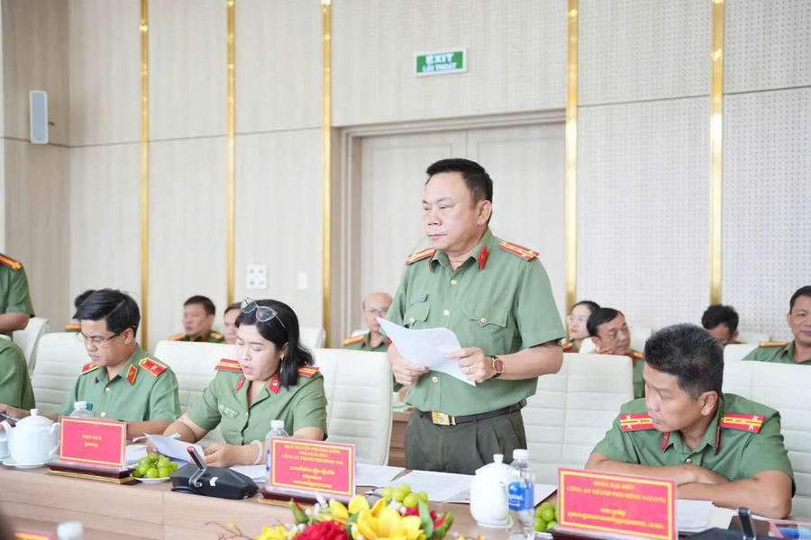 Ban Giám đốc Công an thành phố phát biểu ý kiến tại Hội nghị.