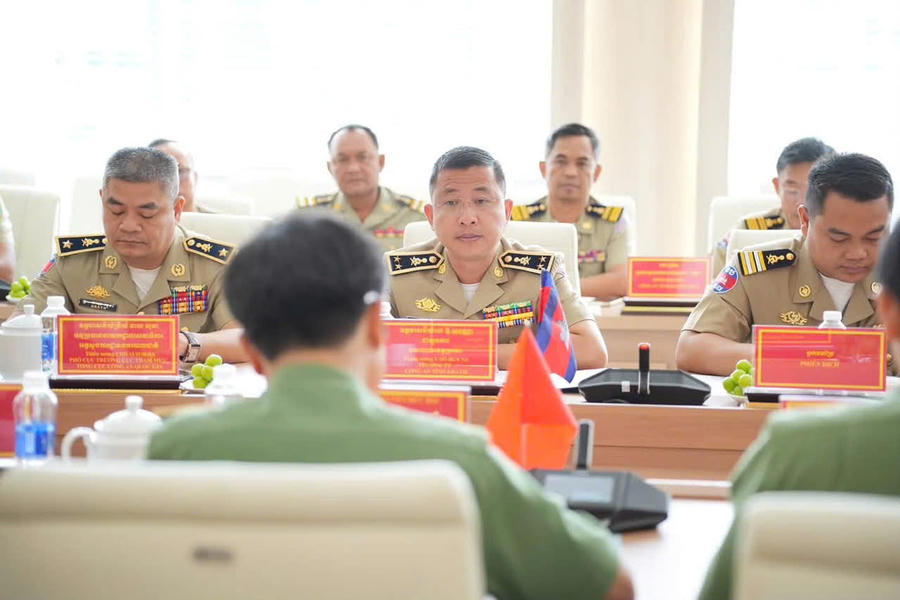 Thiếu tướng Nguyễn Đức Hải, Giám đốc Công an thành phố chủ trì buổi tiếp và làm việc với Ty Công an tỉnh Kratie.