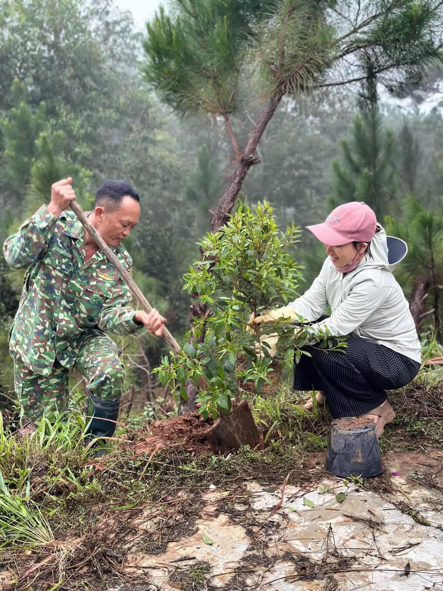 Tô thắm con đường ký ức...