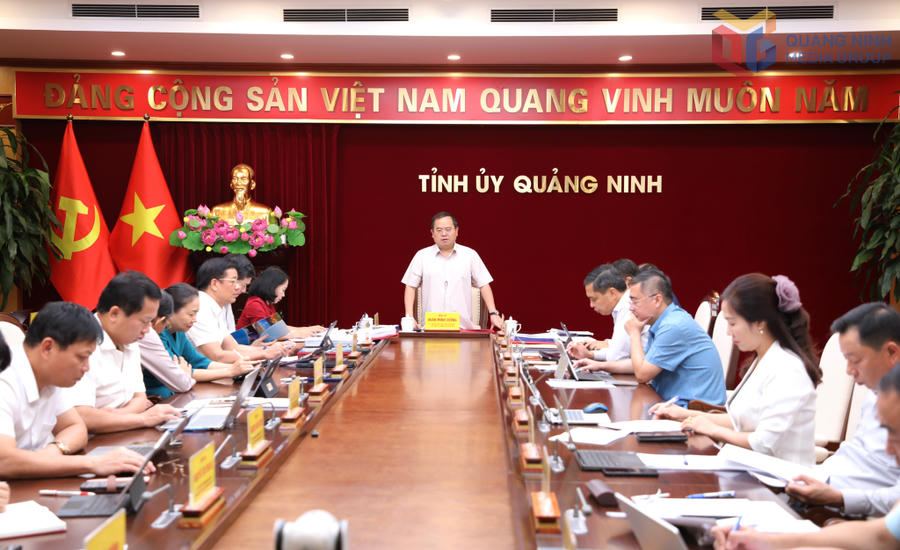 Quang cảnh hội nghị tại Tỉnh ủy Quảng Ninh. Quang cảnh hội nghị tại Tỉnh ủy Quảng Ninh.