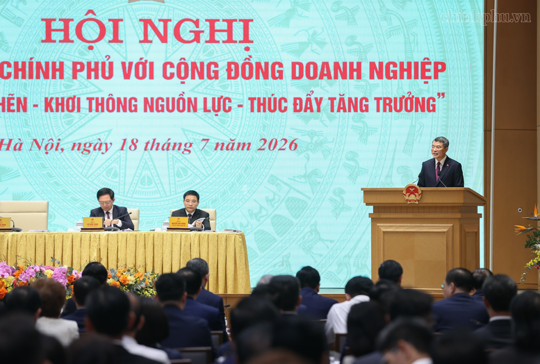Thủ tướng nêu rõ 6 nhóm nhiệm vụ với Chính phủ, các bộ, ngành, địa phương. (Ảnh: VGP/Nhật Bắc
)