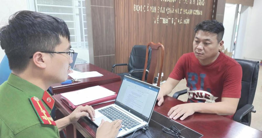 Đối tượng cầm đầu Châu Chí Phước tại Cơ quan CSĐT - Ảnh Công an Hà Tĩnh.