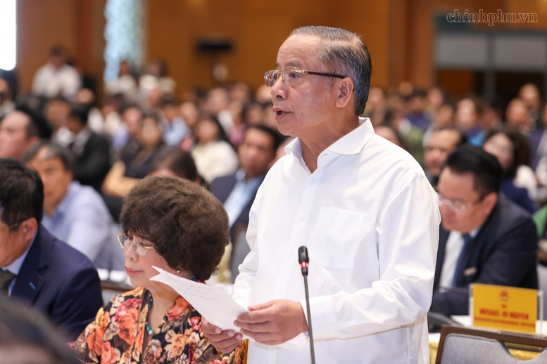 Ông Nguyễn Văn Thân, Chủ tịch Hiệp hội doanh nghiệp nhỏ và vừa, nêu ý kiến tại Hội nghị. (Ảnh: VGP/Nhật Bắc
)