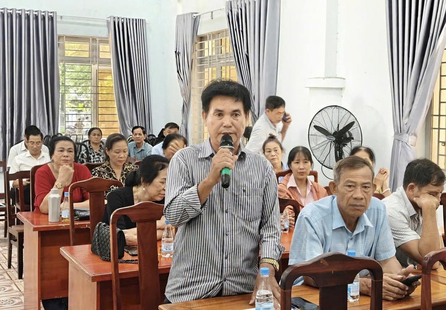 Các đại biểu phát biểu ý kiến.