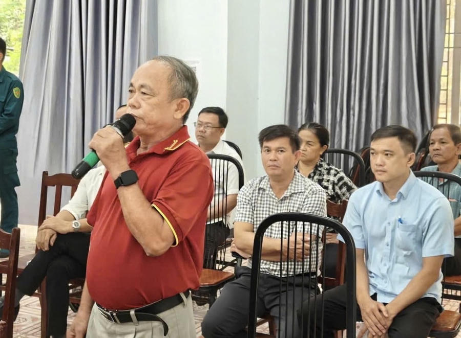 Các đại biểu phát biểu ý kiến.