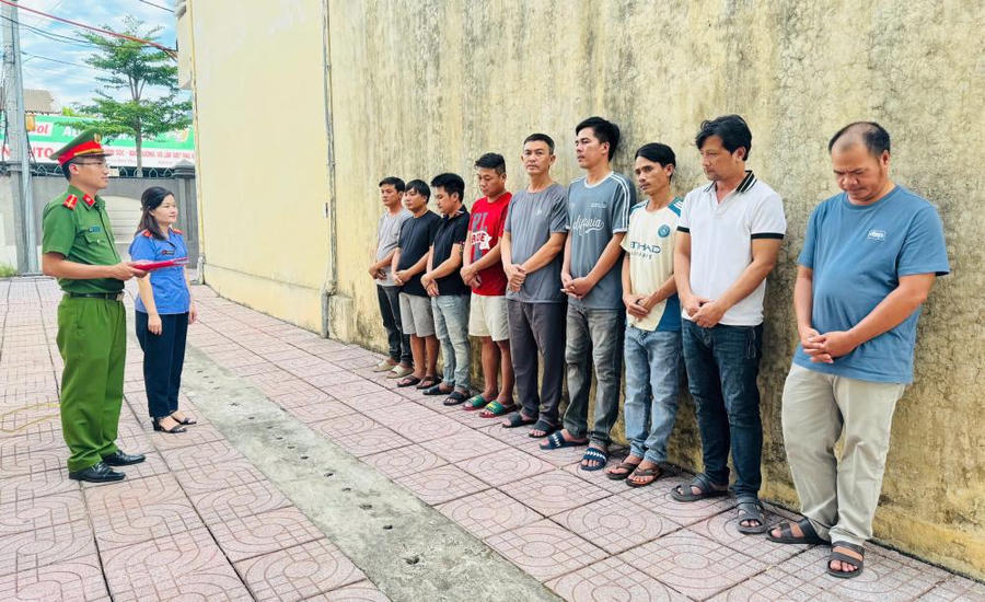 9 đối tượng bị khởi tố - Ảnh Công an Hà Tĩnh.