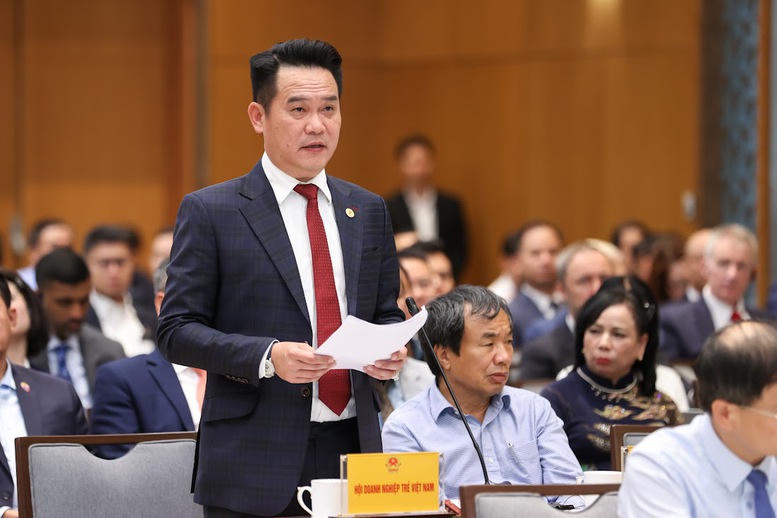 Ông Đặng Hồng Anh - Chủ tịch Hội Doanh nhân trẻ Việt Nam, nêu kiến nghị. (Ảnh: VGP/Nhật Bắc
)