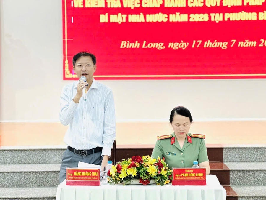 Ông Đặng Hoàng Thái, Phó Bí thư Đảng ủy, Chủ tịch UBND phường Bình Long phát biểu tại buổi làm việc.