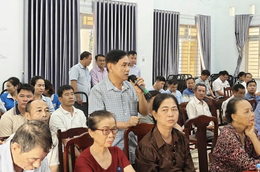 Các đại biểu phát biểu ý kiến.