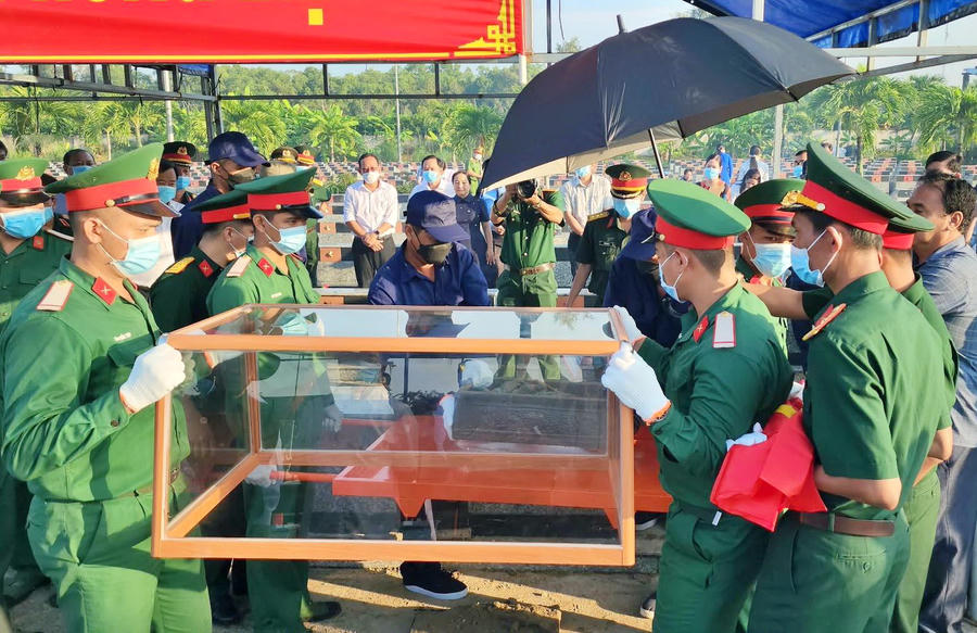 Từng công đoạn lấy mẫu đối với 761 hài cốt liệt sĩ chưa xác định danh tính đều được thực hiện nghiêm ngặt, cẩn trọng và chính xác.