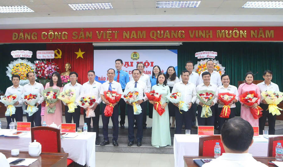 Ban Chấp hành và Ủy ban kiểm tra khóa I (nhiệm kỳ 2026 -2030) ra mắt Đại hội.