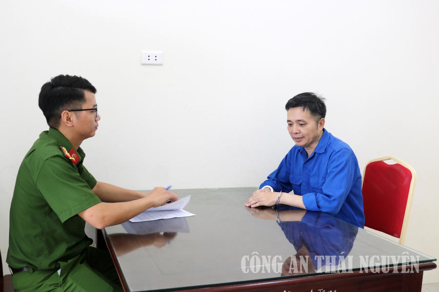 Cơ quan điều tra lấy lời khai đối tượng Nguyễn Văn Thương