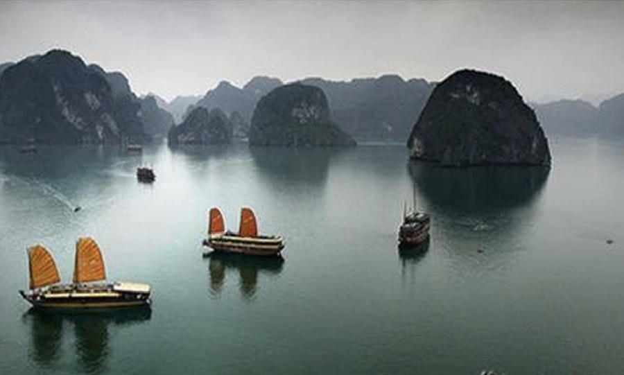 Hình ảnh vịnh Hạ Long được New7wonders quảng bá trong thời gian bình chọn 7 kỳ quan thiên nhiên mới củathế giới - Ánh: New7wonders/tuoitre.vn