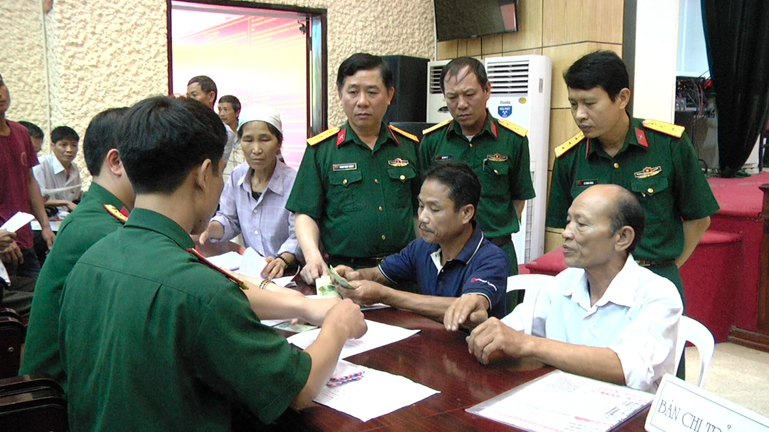 Tăng trợ cấp hằng tháng đối với quân nhân, người làm công tác cơ yếu hưởng lương như đối với quân nhân đã phục viên, xuất ngũ, thôi việc. Tăng trợ cấp hằng tháng đối với quân nhân, người làm công tác cơ yếu hưởng lương như đối với quân nhân đã phục viên, xuất ngũ, thôi việc.