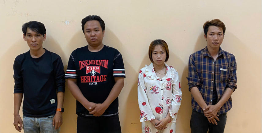 Bốn trong sáu đối tượng tại cơ quan công an. Ảnh: Công an TP Cần Thơ.