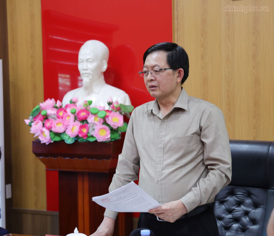 Phó Thủ tướng Hồ Quốc Dũng yêu cầu hoàn thành nhà tái định cư trong vòng 30 ngày, phấn đấu bàn giao nhà cho người dân trước dịp Quốc khánh 2/9Ảnh: VGP