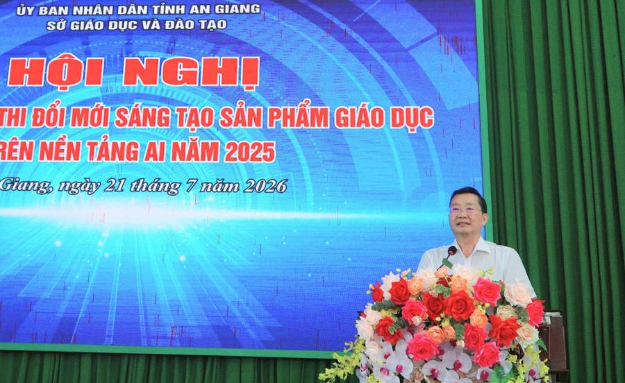 Ông Trần Quang Bảo - Giám đốc Sở GD&ĐT An Giang phát biểu tại hội nghị.