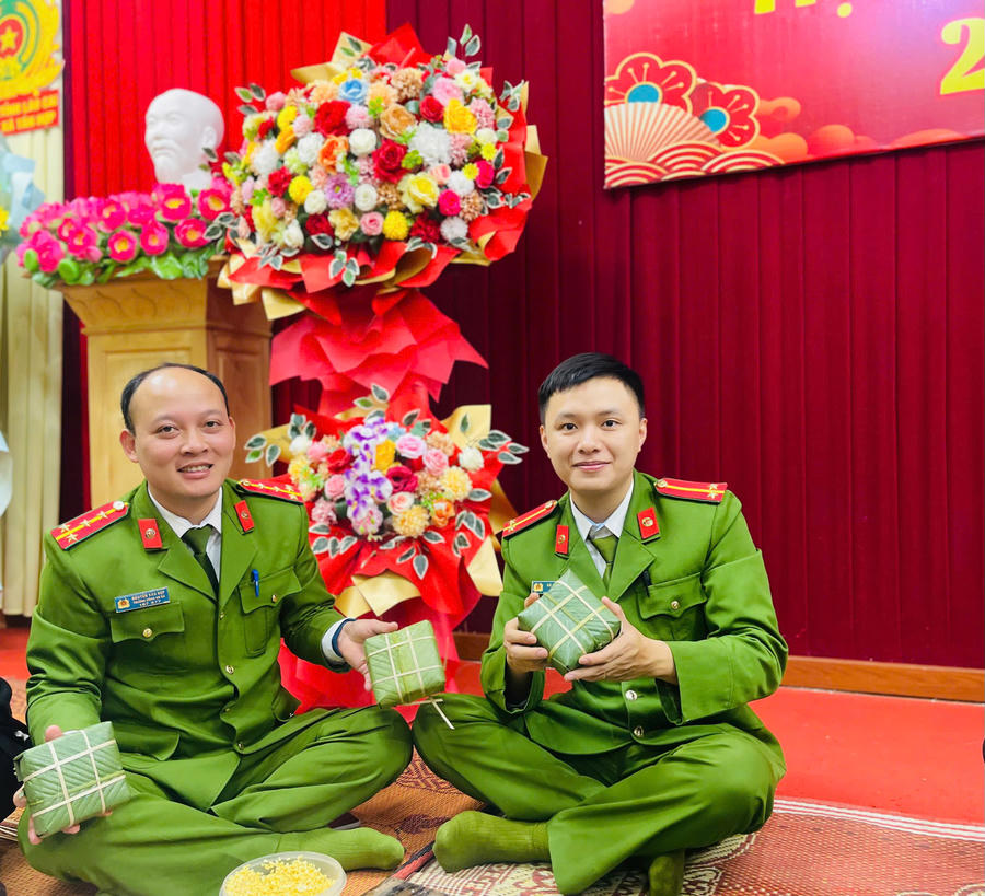 Công an xã Tân Hợp thực hiện Phong trào thi đua Ba nhất: “Kỷ luật nhất - Trung thành nhất - Gần dân nhất”.