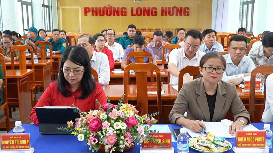 Đại biểu tham dự hội nghị.