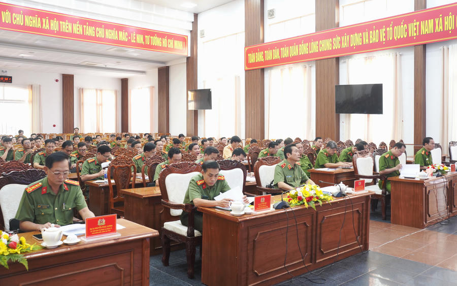 Các đại biểu tham dự Hội nghị.