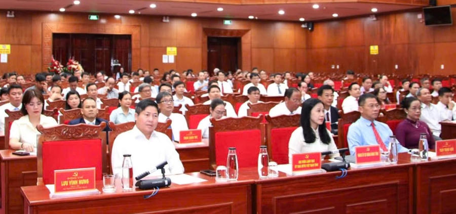 Các đại biểu tham dự hội nghị.