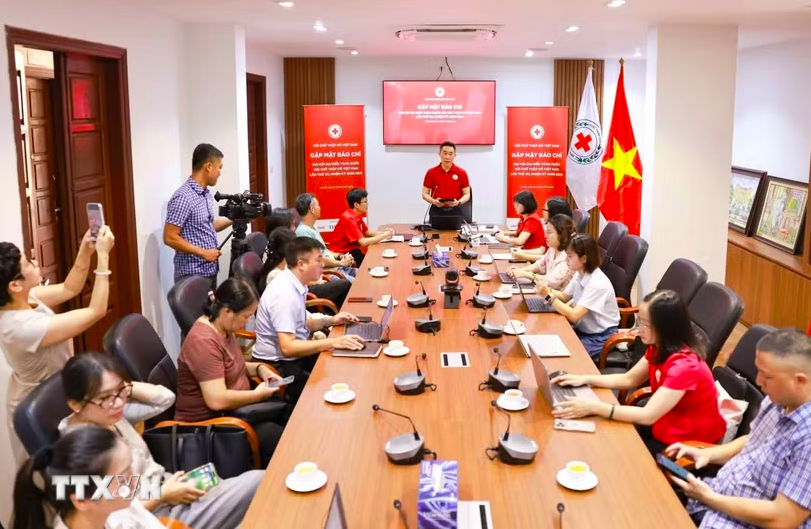 Trung ương Hội Chữ thập Đỏ Việt Nam thông tin tới cơ quan thông tấn, báo chí về Đại hội đại biểu toàn quốc Hội Chữ thập Đỏ Việt Nam lần thứ XII, nhiệm kỳ 2026-2031. (Ảnh: Thanh Tùng/TTXVN)
Trung ương Hội Chữ thập Đỏ Việt Nam thông tin tới cơ quan thông tấn, báo chí về Đại hội đại biểu toàn quốc Hội Chữ thập Đỏ Việt Nam lần thứ XII, nhiệm kỳ 2026-2031. (Ảnh: Thanh Tùng/TTXVN)