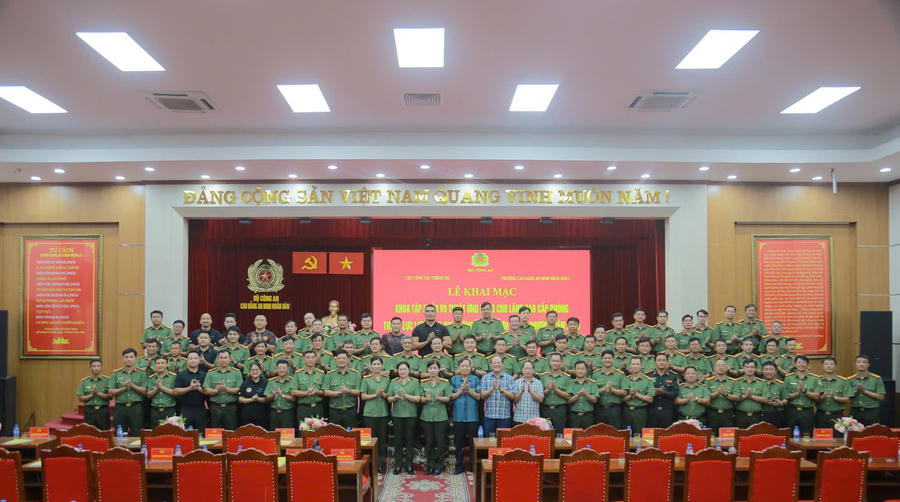 Các đại biểu tham dự buổi lễ. (Ảnh: Bộ CA)