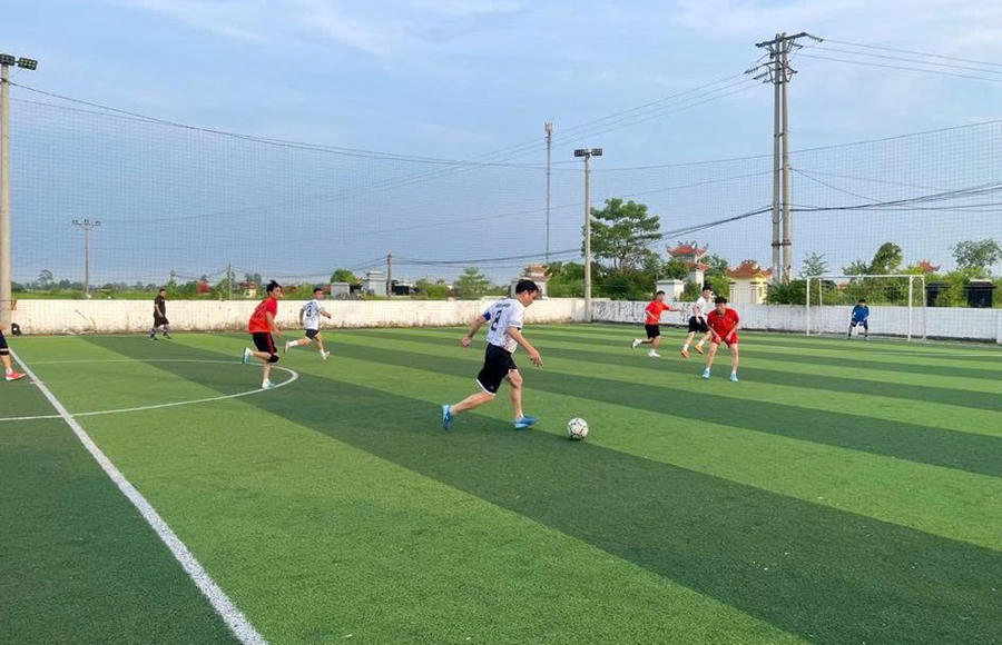 Những pha bóng hấp dẫn trên sân.