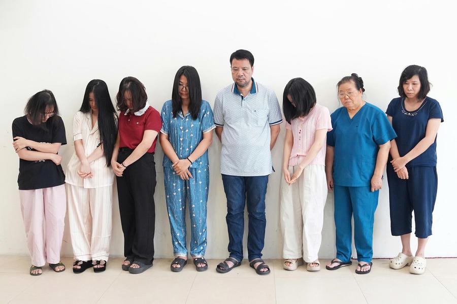 Các đối tượng bị khởi tố trong vụ án. Ảnh: CA Nghệ An.