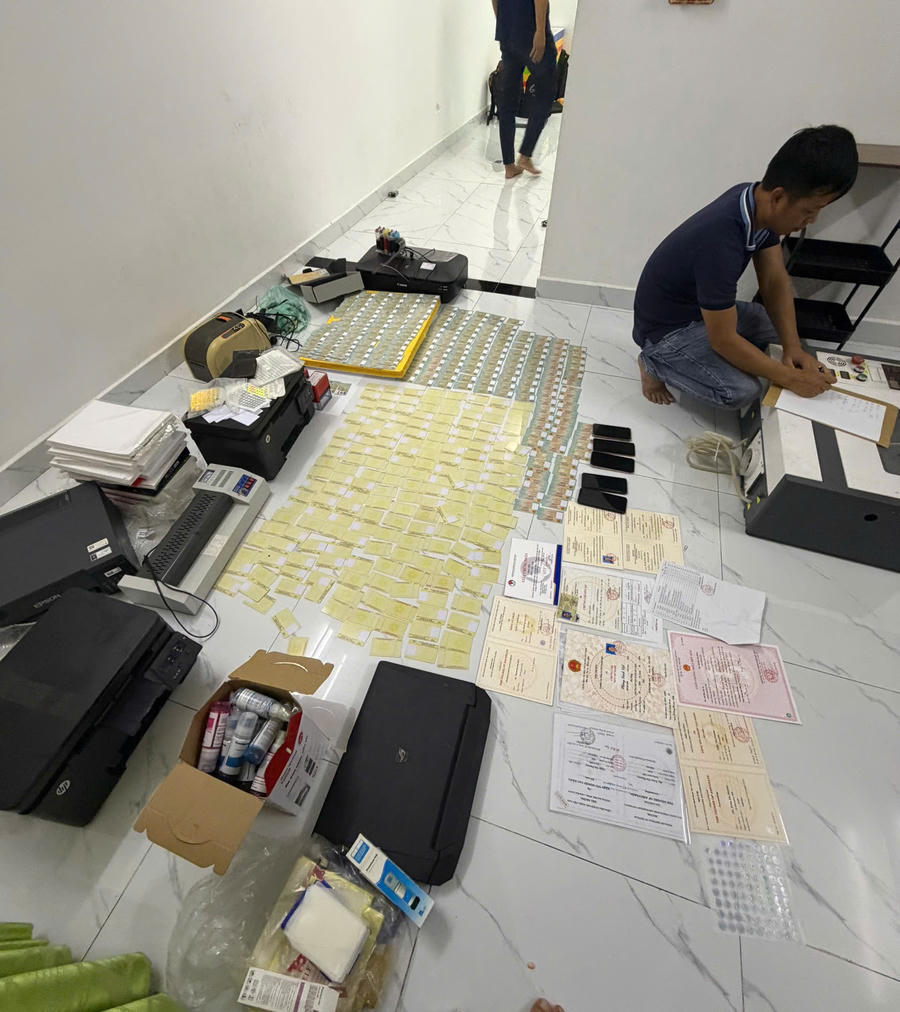 Tang vật, phương tiện phạm tội bị lực lượng chức năng phát hiện, thu giữ.