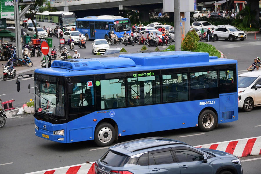 Xe buýt TP.HCM. Ảnh Tuổi trẻ