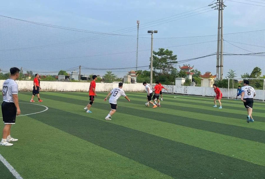 Những pha bóng hấp dẫn trên sân.
