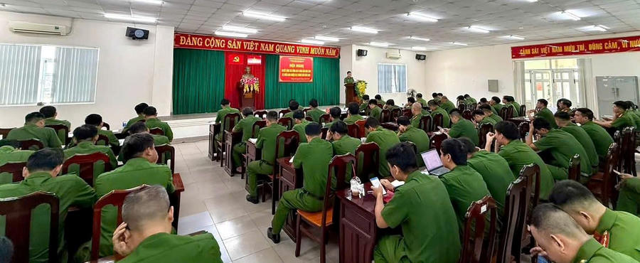 Toàn cảnh hội nghị.