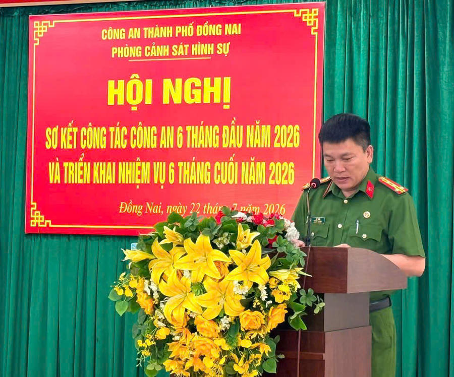 Các đại biểu phát biểu ý kiến.