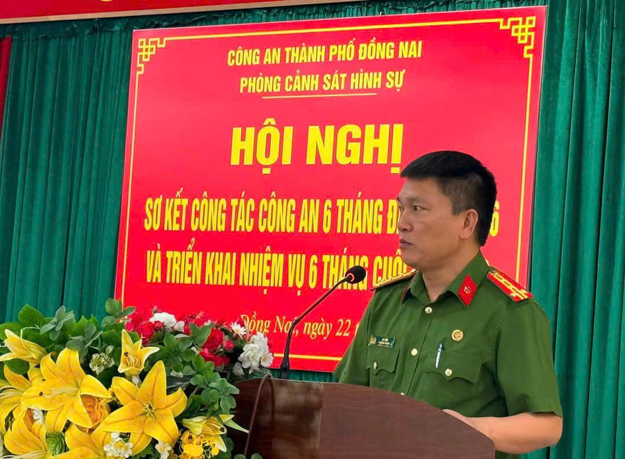 Các đại biểu phát biểu ý kiến.