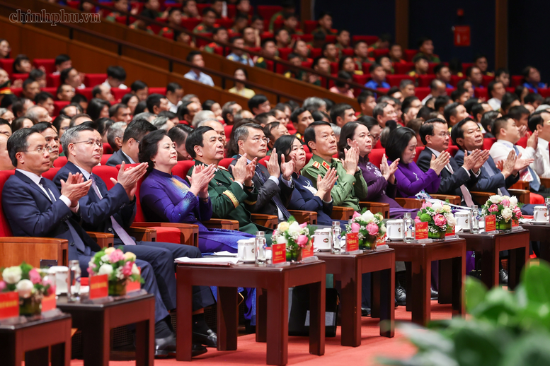 Thủ tướng Lê Minh Hưng cùng các đại biểu dự Hội nghị. (Ảnh: VGP/Nhật Bắc)